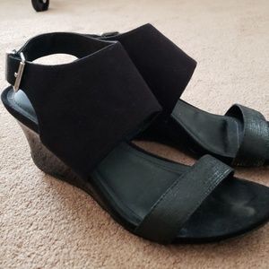 Black Wedges